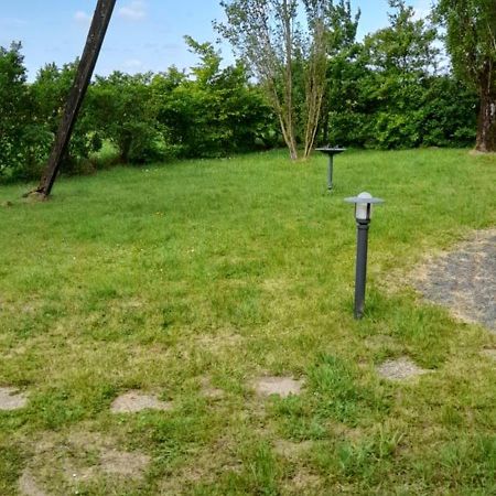 فيلا Moulin A Vent Le Champ Du Trail Saint-Cyr-des-Gats المظهر الخارجي الصورة